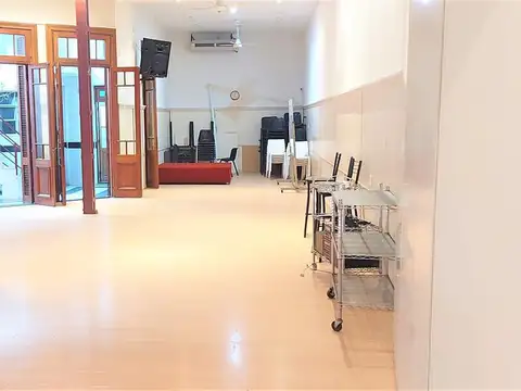 ESPECTACULAR EDIFICIO DE 3 PLANTAS!