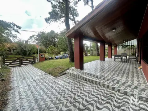 Casa 6 ambientes con 3 baños