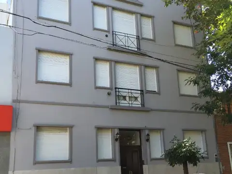 Edificio de 650 m2 totales, 10 departamentos, lote propio en 4 plantas, Oport 