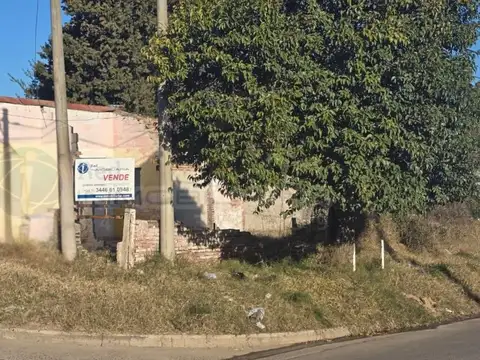 TERRENO EN ESQUINA  A METROS DE AVENIDAS