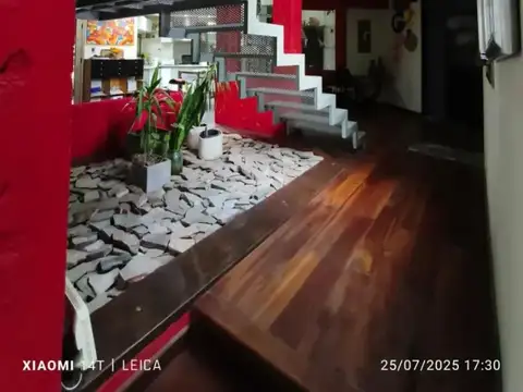 Casa 8 ambientes con 3 baños