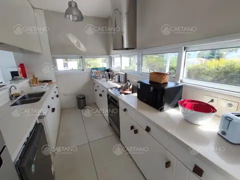 Casa en Alquiler Temporal en Punta Piedras, USD 8.000