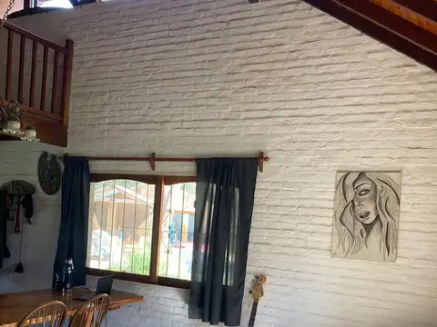 Casa 8 ambientes con 2 baños