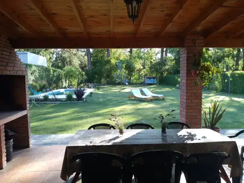 Casa en Venta con 2 cocheras