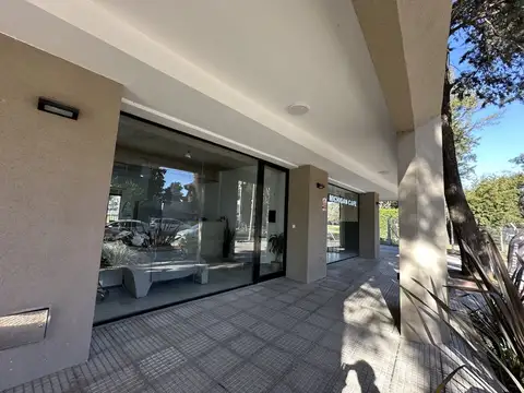 Local - Venta - Argentina, Malvinas Argentinas - Jose Leon Suarez  1800