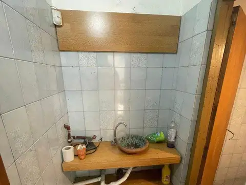 Local a la calle en plena Av. Jara