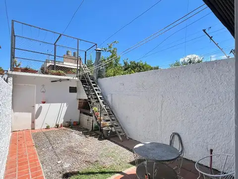 SE VENDE CASA 3 DORMITORIOS. APTO CREDITO