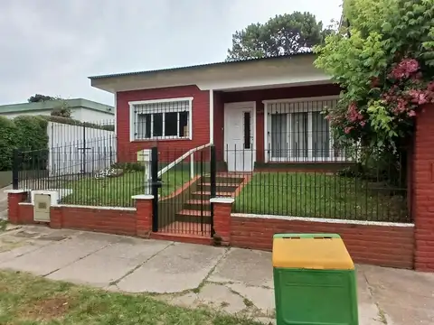 PH en venta - 3 Dormitorios 2 Baños - Villa Gesell