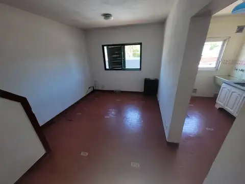 Alquiler de departamento 3 ambientes en inmejorable ubicación.