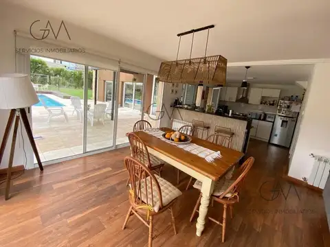 Casa en Venta con 1 cochera
