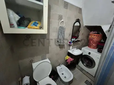 PH al Frente con Entrada Independiente – 3 Ambientes + Escritorio – Balcón a la Calle