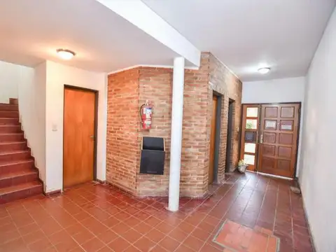 Casa en Venta en Plaza Moreno, USD 105.000