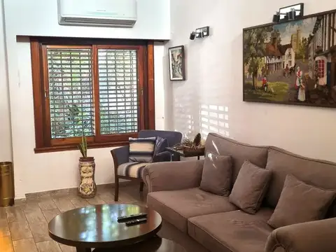 VENTA CASA 6 AMB. MAS DEPTO 2 AMB. CENTRO DE WILDE