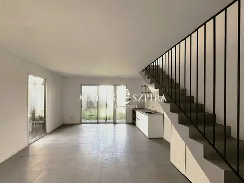 Depto Tipo Casa en Venta en Castelar, USD 145.000