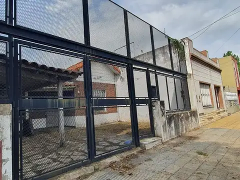 Casa multifamiliar en Santos Lugares - OPORTUNIDAD