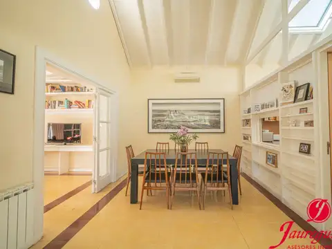 Casa 5 ambientes con 4 baños