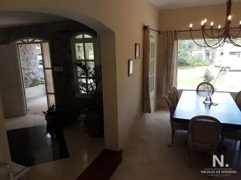 Casa 4 ambientes con 3 baños