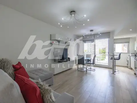 Av. Alte Brown 2400, Piso 4