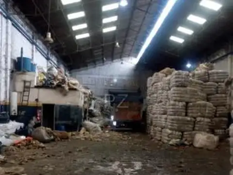 Galpon en Alquiler en Avellaneda, $ 1