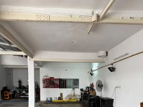 Galpon en Venta 10  mts Frente