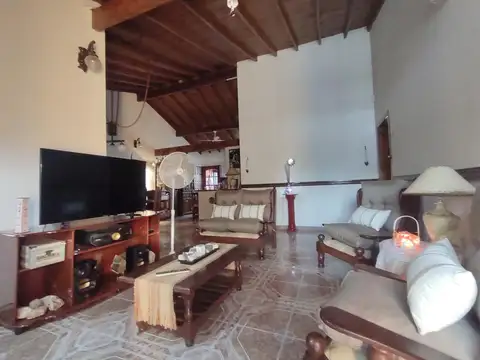 Esteban Echeverria 1100