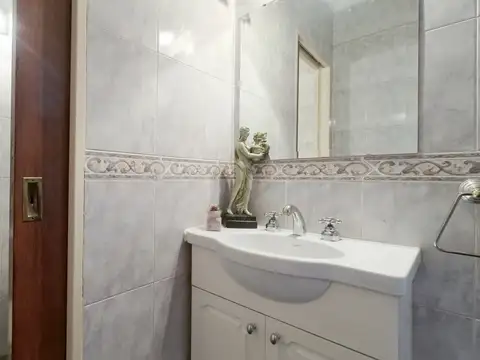 Depto Tipo Casa en Venta 50 años