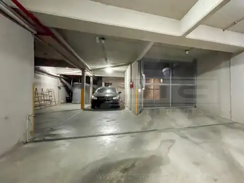 Laprida  al 1500, entre Av. Maipu y Avellaneda