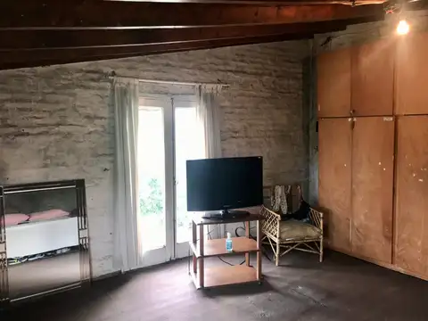 Soler N° 1066 e/ Arenales