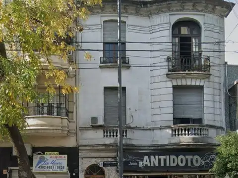 Departamento de 3 amb en Alquiler sobre avenida Barracas