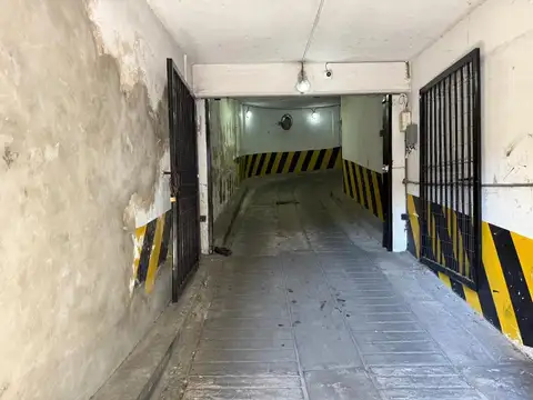 VENTA cochera segundo piso por rampa en Barracas