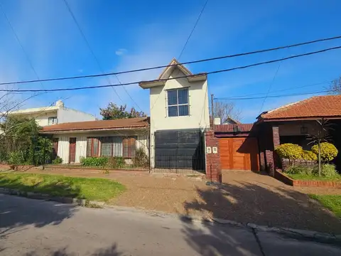Casa 6 ambientes con 2 viviendas APTO CREDITO