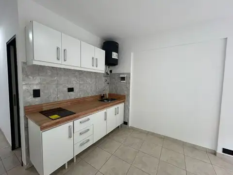 Monoambiente con balcón en venta en Munro