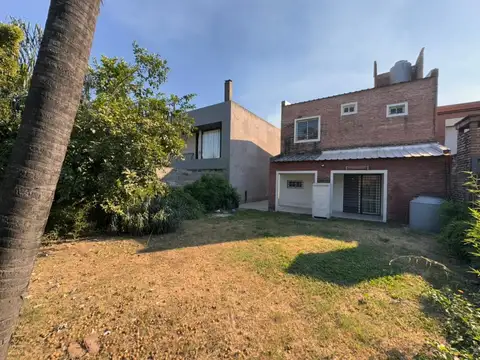 Casa en Venta con 3 cocheras