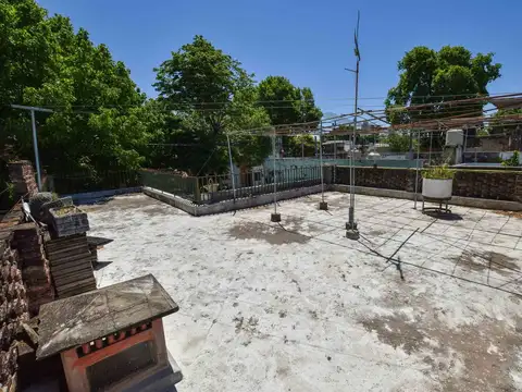 VENTA CASA 2 DORMITORIOS, COCHERA ECHESORTU