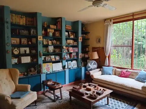 Casa en Venta en City Bell [Cod: 382]