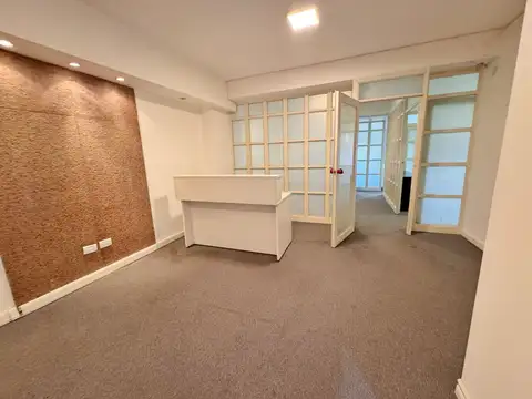 IMPORTANTE PISO DE OFICINA EN EL CORREDOR DE LA AVENIDA 9 DE JULIO