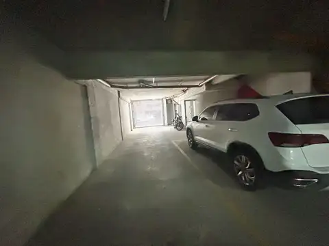 Venta Cochera Planta Baja Ituzaingo 3659. Cinco Esquinas