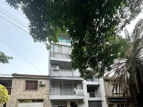 Venta Cochera Planta Baja Ituzaingo 3659. Cinco Esquinas