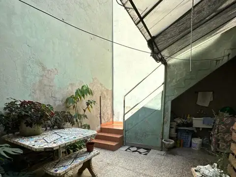 Depto Tipo Casa 4 ambientes con 2 baños