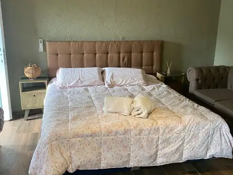 COMPLEJO CON CASA + 3 DEPARTAMENTOS - TOTALMENTE EQUIPADO