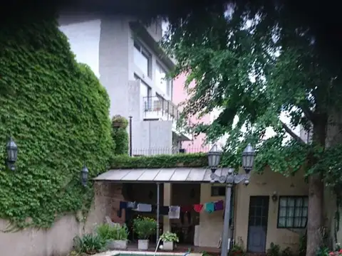 Casa 5 ambientes con 4 baños