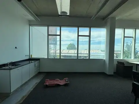 Oficina en Alquiler en El Talar, USD 1.950