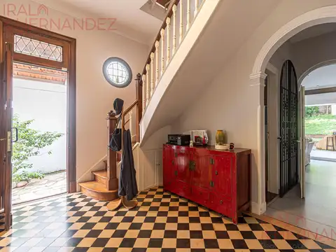 Casa 7 ambientes con 2 baños
