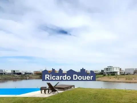 Casa en Venta en El Canton, USD 380.000