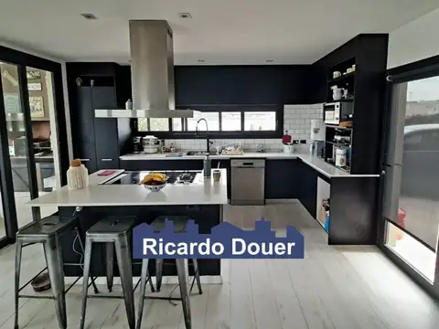 Casa  en Venta  a la laguna en El Cantón, Escobar, G.B.A. Zona Norte