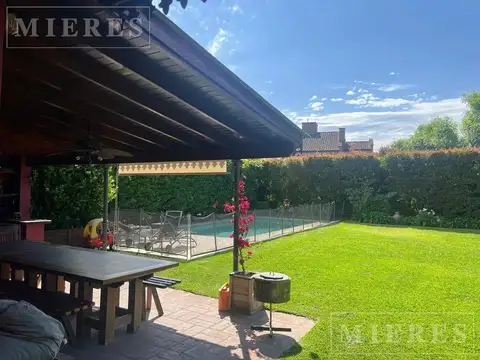 Casa en Alquiler Temporal con 2 cocheras