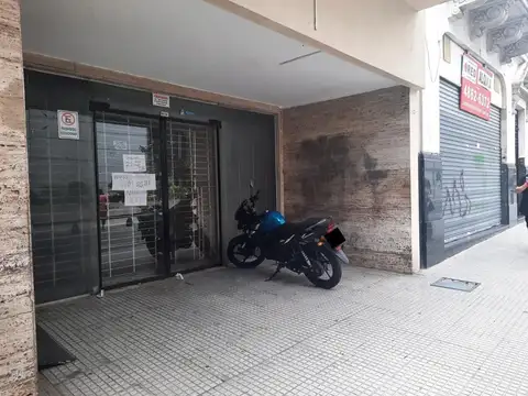 Local en Alquiler en Monserrat, $ 1.300.000