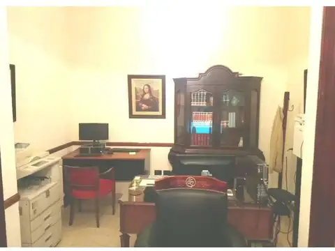 Oficina 5 ambientes con 3 baños