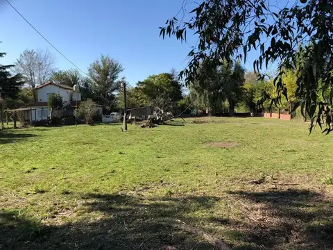 EXCELENTE LOTE DE 1766M2 A UNA CUADRA DE RUTA 24 EN FRANCISCO ALVAREZ