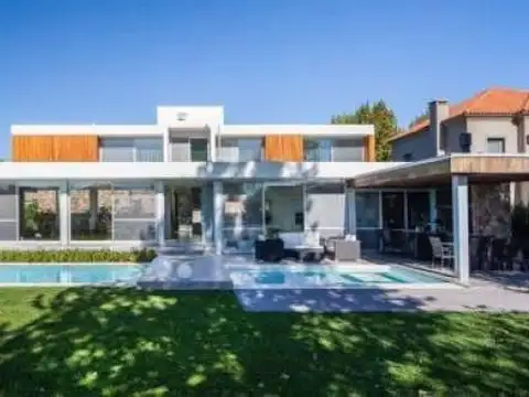 Casa venta 6 ambientes en La Lomada de Pilar lote de 1298 m2